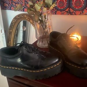 8053 platformed dr martens